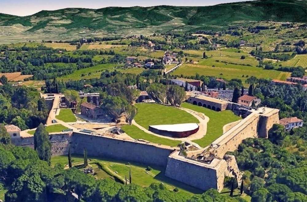 Non dimenticate di inserire nel vostro itinerario e di visitare la Fortezza Medicea ad Arezzo