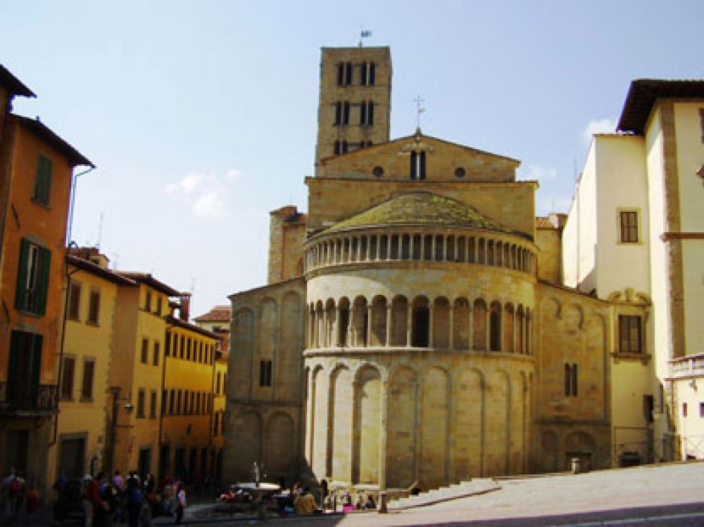 Non dimenticate di inserire nel vostro itinerario e di visitare la Pieve di Santa Maria ad Arezzo